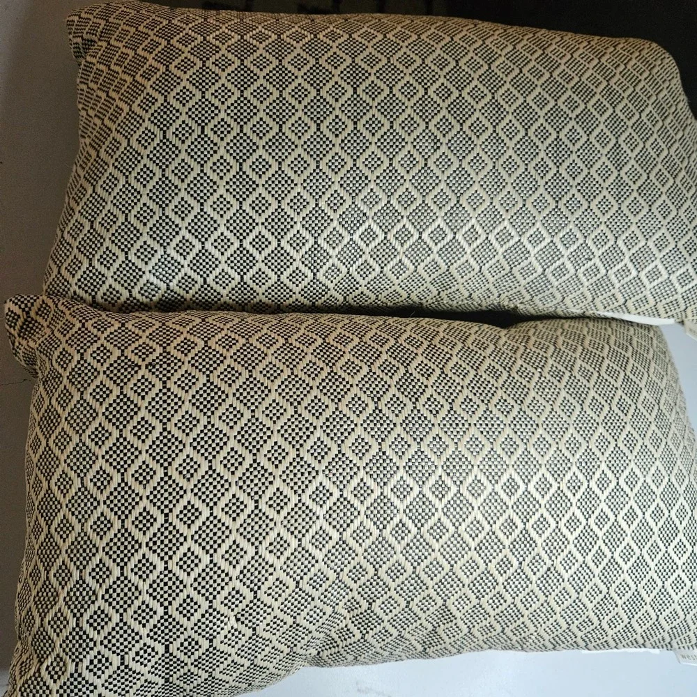West Elm Set of 2 Lumbar Pillows Black Cream Woven Diamond Geometric 12x20